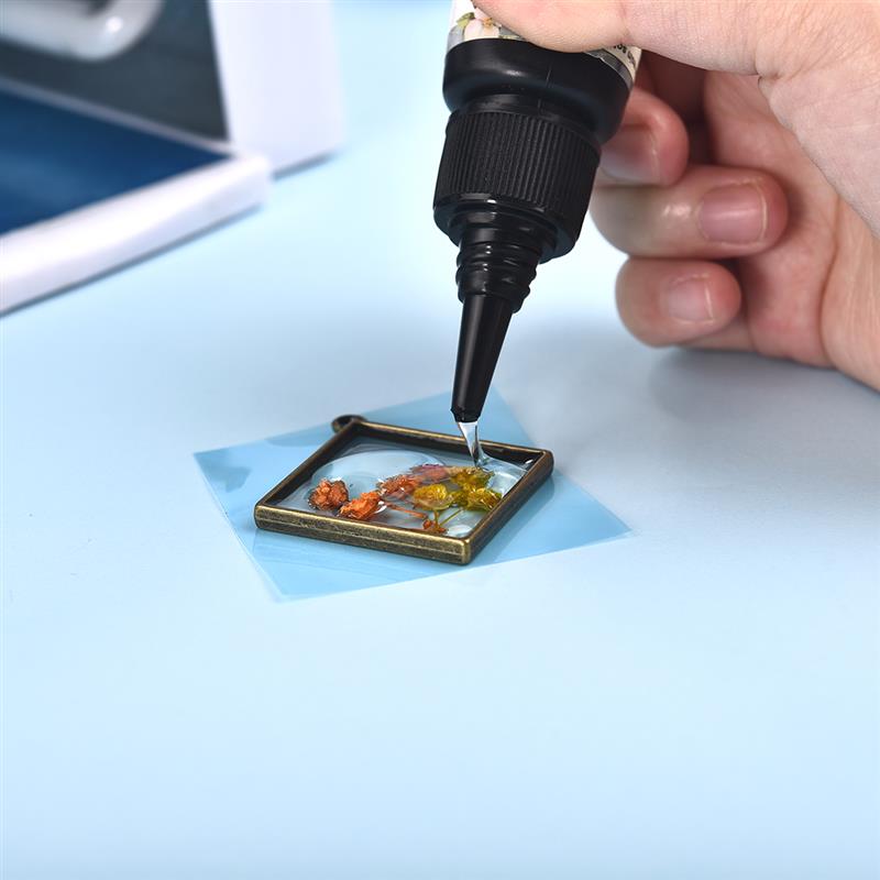 Szybkoschnący klej z żywicy UV – Liquid Uv Glue Kit recenzja i cena